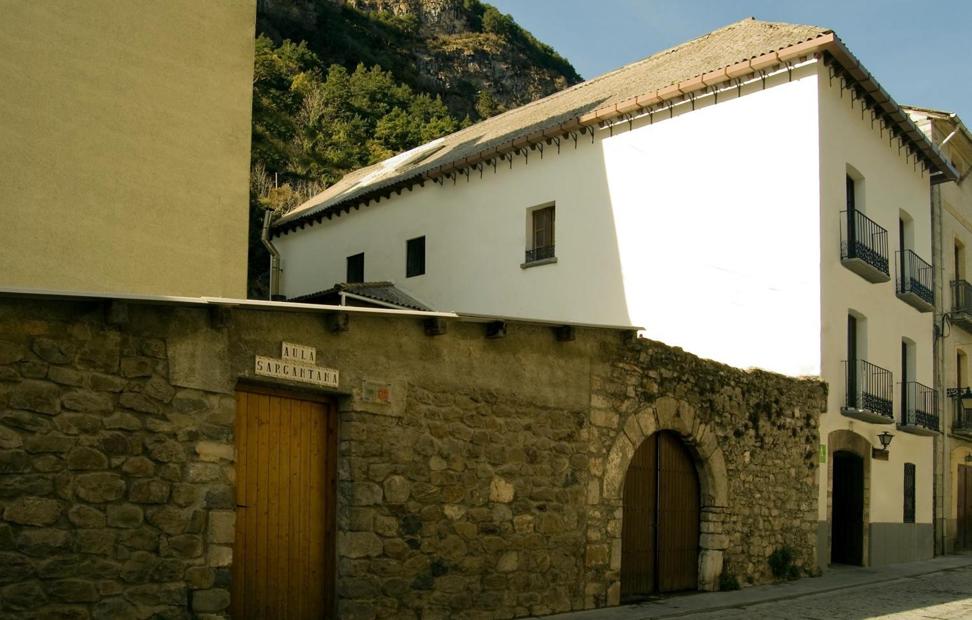 Albergue-Refugio Sargantana Канфранк Екстериор снимка